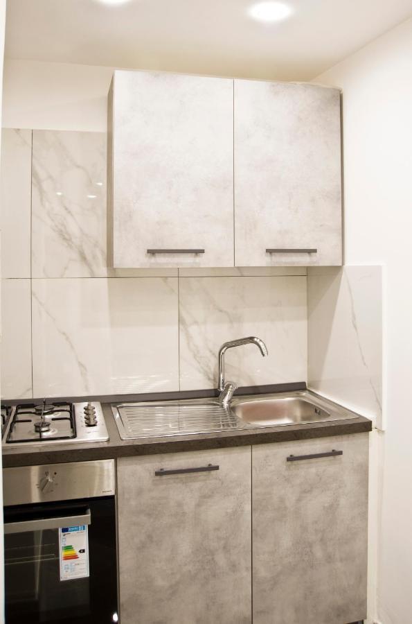 Suite Napoli Sotterranea Con Jacuzzi المظهر الخارجي الصورة