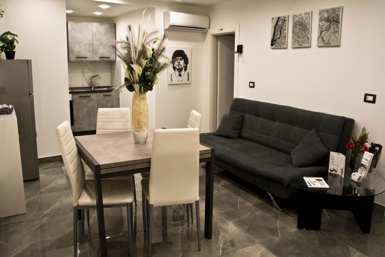 Suite Napoli Sotterranea Con Jacuzzi المظهر الخارجي الصورة