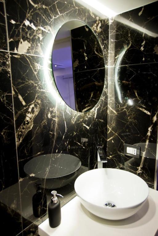 Suite Napoli Sotterranea Con Jacuzzi المظهر الخارجي الصورة