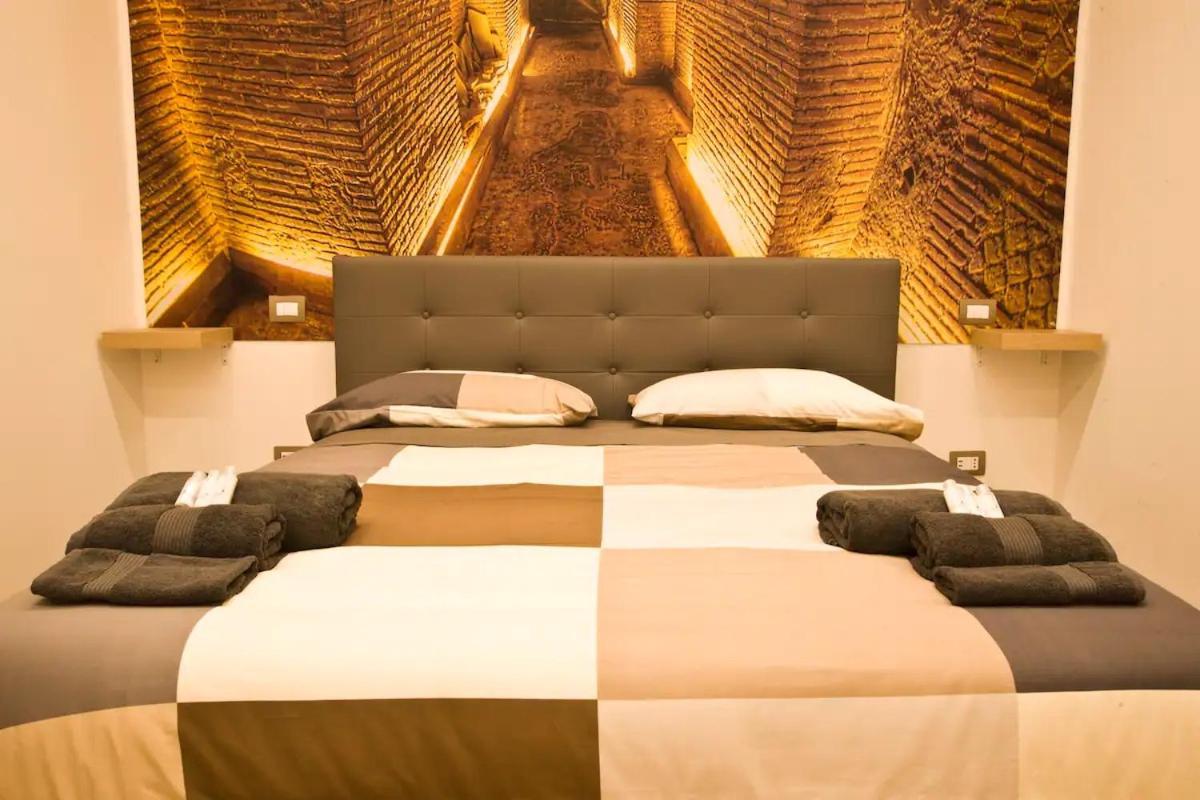 Suite Napoli Sotterranea Con Jacuzzi المظهر الخارجي الصورة